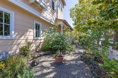 10 Creekside Ln, San Mateo, CA 94401 - Photo 60