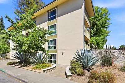 1033 Crestview Dr 110, Mountain View, CA 94040 - Photo 4