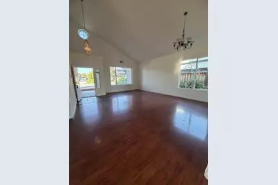 711 Hillock Dr, Hollister, CA 95023 - Photo 2