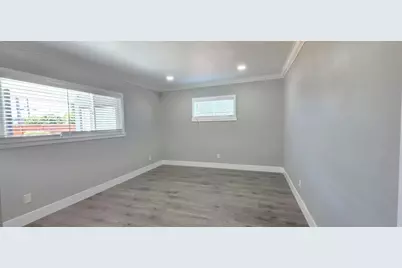 691 Lotus St, San Jose, CA 95116 - Photo 10