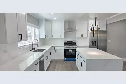 691 Lotus St, San Jose, CA 95116 - Photo 6