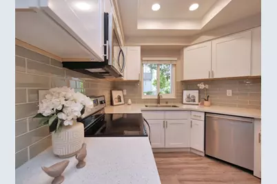 306 Shadow Run Dr, San Jose, CA 95110 - Photo 12