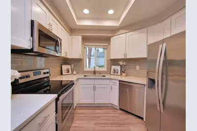 306 Shadow Run Dr, San Jose, CA 95110 - Photo 10