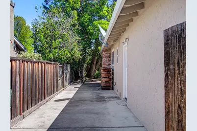 2091 Robinhood Ln, Los Altos, CA 94024 - Photo 52
