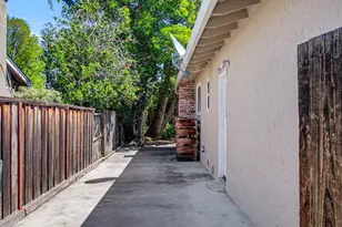 2091 Robinhood Ln, Los Altos, CA 94024 - Photo 52