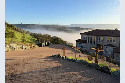 18600 Castle Ridge Dr, Morgan Hill, CA 95037 - Photo 2