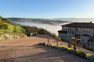 18600 Castle Ridge Dr, Morgan Hill, CA 95037 - Photo 2