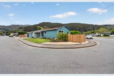 1012 Rio Vista Dr, Pacifica, CA 94044 - Photo 2