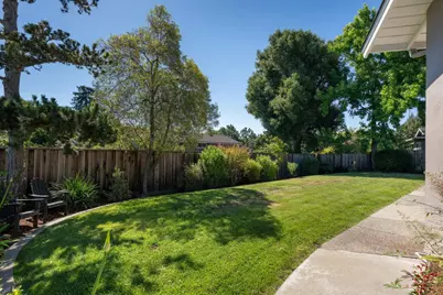 45 Camelot Ct, San Carlos, CA 94070 - Photo 26