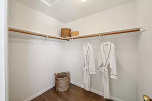 1051 Helm Ln, Foster City, CA 94404 - Photo 24
