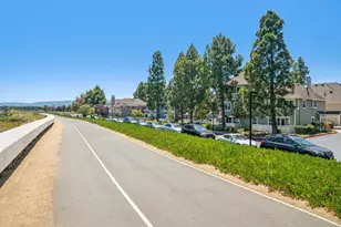 1051 Helm Ln, Foster City, CA 94404 - Photo 40