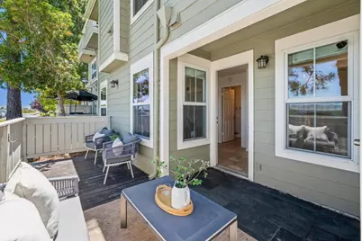 1051 Helm Ln, Foster City, CA 94404 - Photo 34
