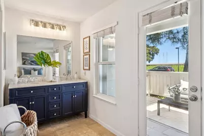 1051 Helm Ln, Foster City, CA 94404 - Photo 32