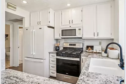 1051 Helm Ln, Foster City, CA 94404 - Photo 18