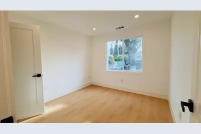 374 S 21st St, San Jose, CA 95116 - Photo 12