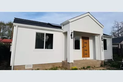 374 S 21st St, San Jose, CA 95116 - Photo 2