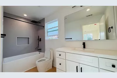 374 S 21st St, San Jose, CA 95116 - Photo 16