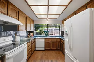 1634 Sugarloaf Dr, San Mateo, CA 94403 - Photo 12