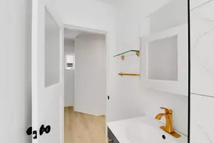 8227 Ney Ave, Oakland, CA 94605 - Photo 14