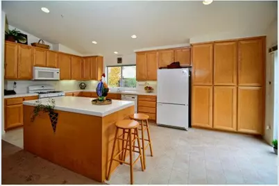 821 Tumbleweed Dr, Salinas, CA 93905 - Photo 2