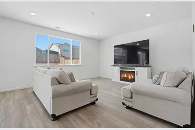 2091 Mint Dr, Hollister, CA 95023 - Photo 6