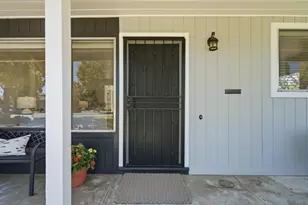 2438 Massachusetts Ave, Redwood City, CA 94061 - Photo 4