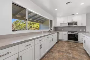 1445 Highland View Ct, Los Altos, CA 94024 - Photo 2
