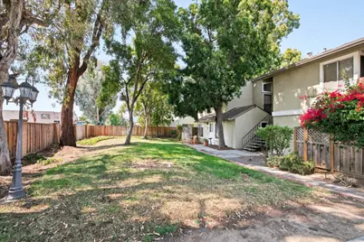 1052 Delna Manor Ln 1052, San Jose, CA 95128 - Photo 34