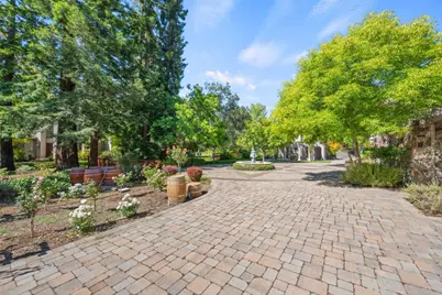 24970 Okeefe Ln, Los Altos Hills, CA 94022 - Photo 50