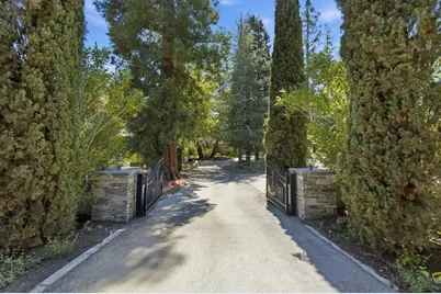 24970 Okeefe Ln, Los Altos Hills, CA 94022 - Photo 2