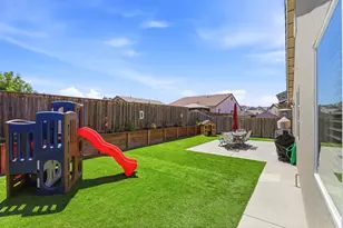 2923 Kings Way, Hollister, CA 95023 - Photo 32