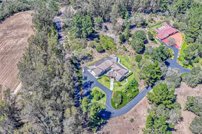 17650 Olson Pl, Salinas, CA 93907 - Photo 12