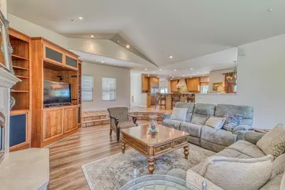 17650 Olson Pl, Salinas, CA 93907 - Photo 10