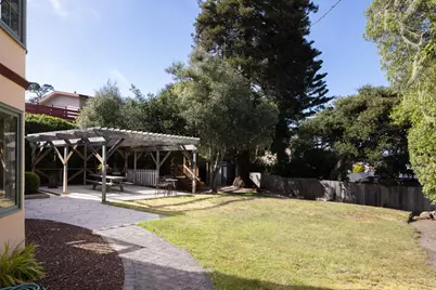 938 Lighthouse Ave, Pacific Grove, CA 93950 - Photo 20