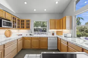 29 Los Encinos Dr, Del Rey Oaks, CA 93940 - Photo 10