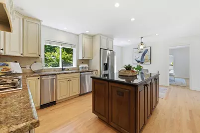 2140 Carmelita Ave, Hillsborough, CA 94010 - Photo 10
