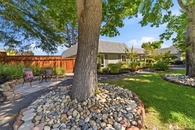 2140 Carmelita Ave, Hillsborough, CA 94010 - Photo 40