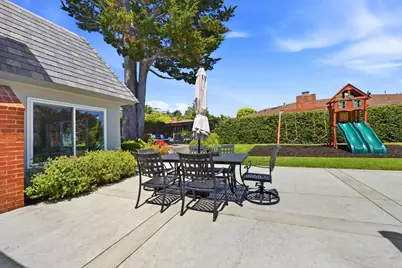 2140 Carmelita Ave, Hillsborough, CA 94010 - Photo 42