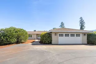 27133 Adonna Ct, Los Altos Hills, CA 94022 - Photo 4