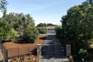 27133 Adonna Ct, Los Altos Hills, CA 94022 - Photo 2