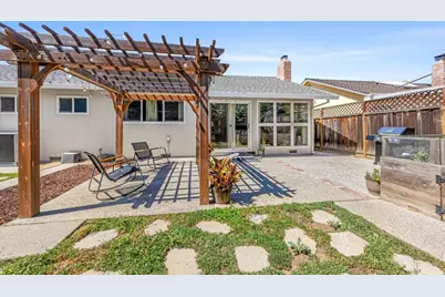 3294 Lindenoaks Dr, San Jose, CA 95117 - Photo 38