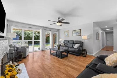 3294 Lindenoaks Dr, San Jose, CA 95117 - Photo 18