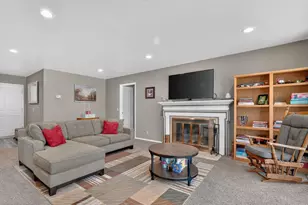 1102 San Marcos Dr, Salinas, CA 93901 - Photo 4