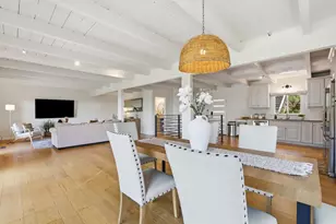 2323 Mastlands Dr, Oakland, CA 94611 - Photo 8