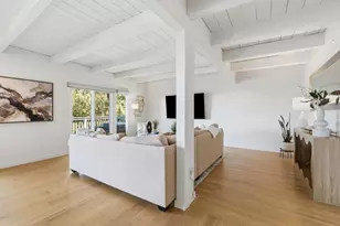 2323 Mastlands Dr, Oakland, CA 94611 - Photo 2