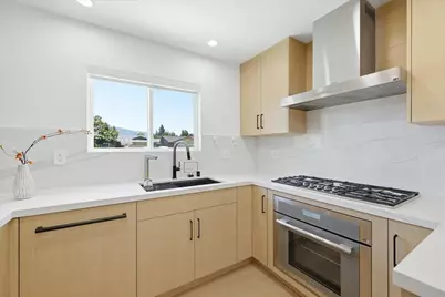 2273 Stratford Dr, San Jose, CA 95124 - Photo 16