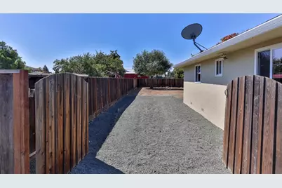 80 Roosevelt Ave, San Martin, CA 95046 - Photo 12