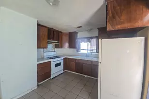 45 Sherwood Dr, Salinas, CA 93901 - Photo 2