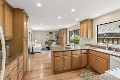 809 Runningwood Cir, Mountain View, CA 94040 - Photo 10