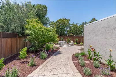 809 Runningwood Cir, Mountain View, CA 94040 - Photo 20